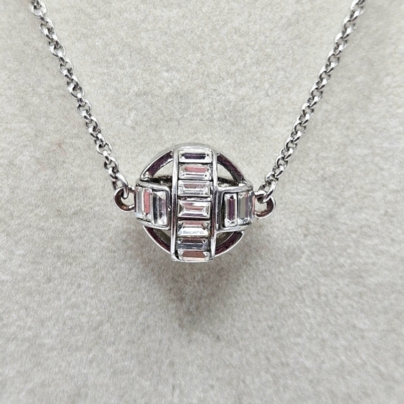 Carolee Jewelry - VINTAGE Carolee Silver Tone Glass Rhinestone 3D Sphere Ball Necklace Signed